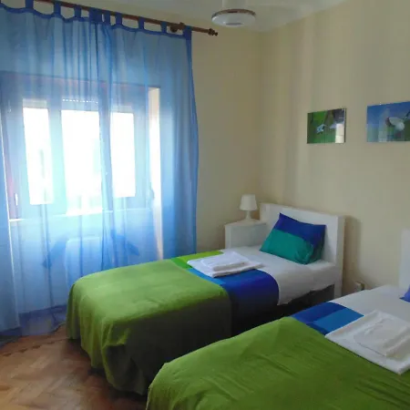 Live Oeste בית הארחה בומברל