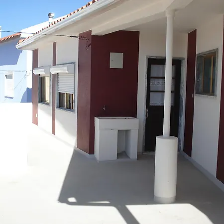 בית הארחה Live Oeste בומברל